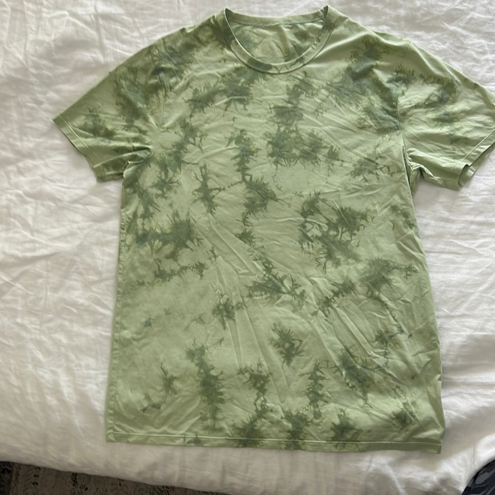 Green tie dye design Lululemon tee shirt